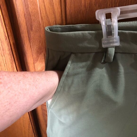 NWT Swet Tailor Men’s Everyday Chino Shorts Deeper Sage Green - 40 - Picture 2 of 8